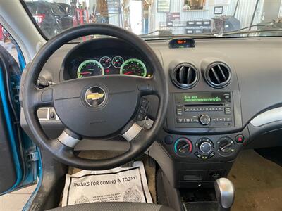 2009 Chevrolet Aveo5 LT - Photo 8 - Saint Louis, MI 48880-9800