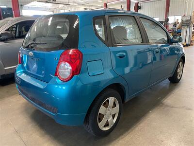 2009 Chevrolet Aveo5 LT - Photo 6 - Saint Louis, MI 48880-9800