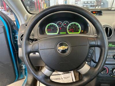 2009 Chevrolet Aveo5 LT - Photo 9 - Saint Louis, MI 48880-9800