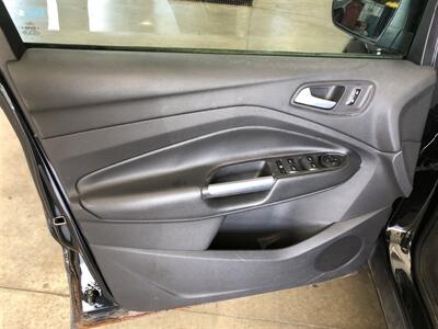 2013 Ford Escape SE   - Photo 18 - Saint Louis, MI 48880-9800