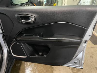 2019 Jeep Compass Latitude   - Photo 20 - Saint Louis, MI 48880-9800