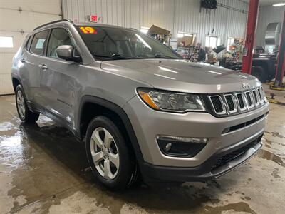 2019 Jeep Compass Latitude   - Photo 4 - Saint Louis, MI 48880-9800