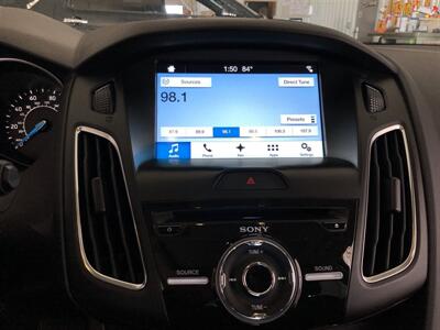 2017 Ford Focus SEL   - Photo 11 - Saint Louis, MI 48880-9800