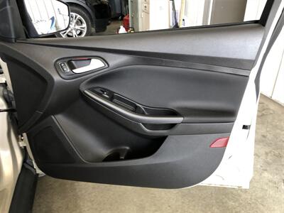 2017 Ford Focus SEL   - Photo 20 - Saint Louis, MI 48880-9800