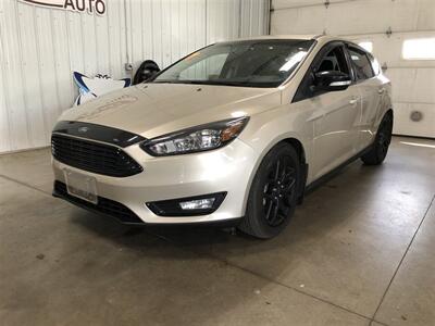 2017 Ford Focus SEL   - Photo 2 - Saint Louis, MI 48880-9800