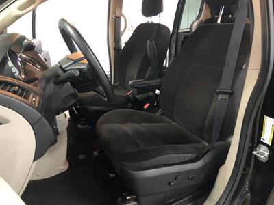 2018 Dodge Grand Caravan SE   - Photo 14 - Saint Louis, MI 48880-9800