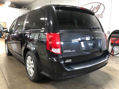 2018 Dodge Grand Caravan SE   - Photo 3 - Saint Louis, MI 48880-9800