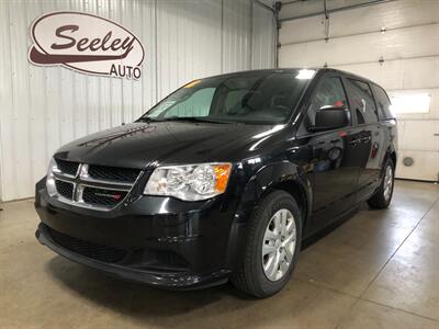 2018 Dodge Grand Caravan SE   - Photo 2 - Saint Louis, MI 48880-9800