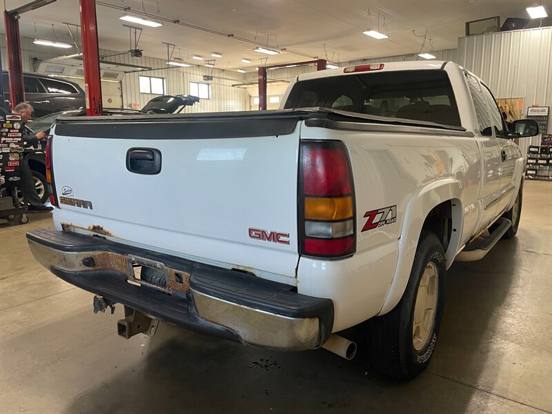 2006 GMC Sierra 1500 Work Truck - Photo 6 - Saint Louis, MI 48880-9800