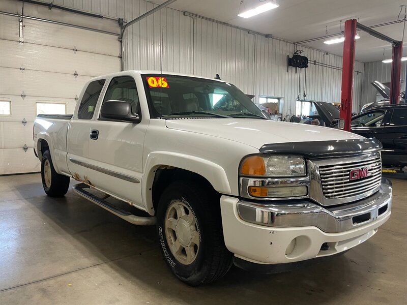 2006 GMC Sierra 1500 Work Truck - Photo 4 - Saint Louis, MI 48880-9800