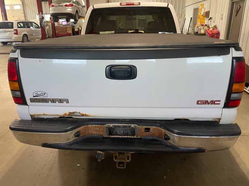 2006 GMC Sierra 1500 Work Truck - Photo 26 - Saint Louis, MI 48880-9800