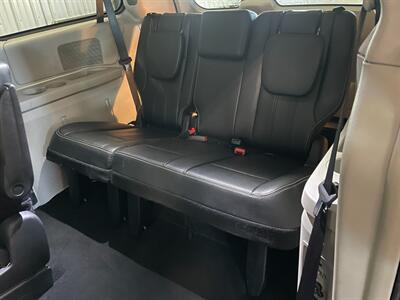 2016 Dodge Grand Caravan Crew   - Photo 16 - Saint Louis, MI 48880-9800