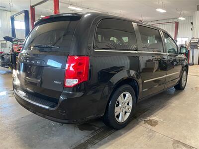 2016 Dodge Grand Caravan Crew   - Photo 5 - Saint Louis, MI 48880-9800
