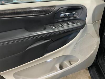 2016 Dodge Grand Caravan Crew   - Photo 21 - Saint Louis, MI 48880-9800