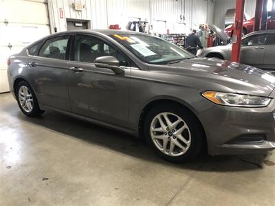 2013 Ford Fusion SE   - Photo 4 - Saint Louis, MI 48880-9800