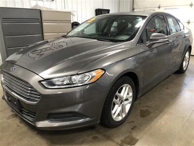 2013 Ford Fusion SE   - Photo 2 - Saint Louis, MI 48880-9800