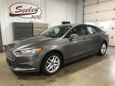 2013 Ford Fusion SE   - Photo 1 - Saint Louis, MI 48880-9800