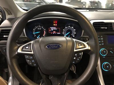 2013 Ford Fusion SE   - Photo 7 - Saint Louis, MI 48880-9800