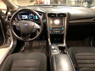 2018 Ford Fusion Hybrid SE - Photo 8 - Saint Louis, MI 48880-9800