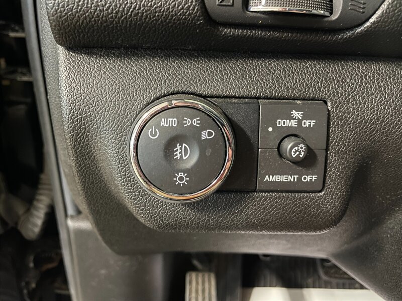 2016 Chevrolet Traverse LT - Photo 14 - Saint Louis, MI 48880-9800