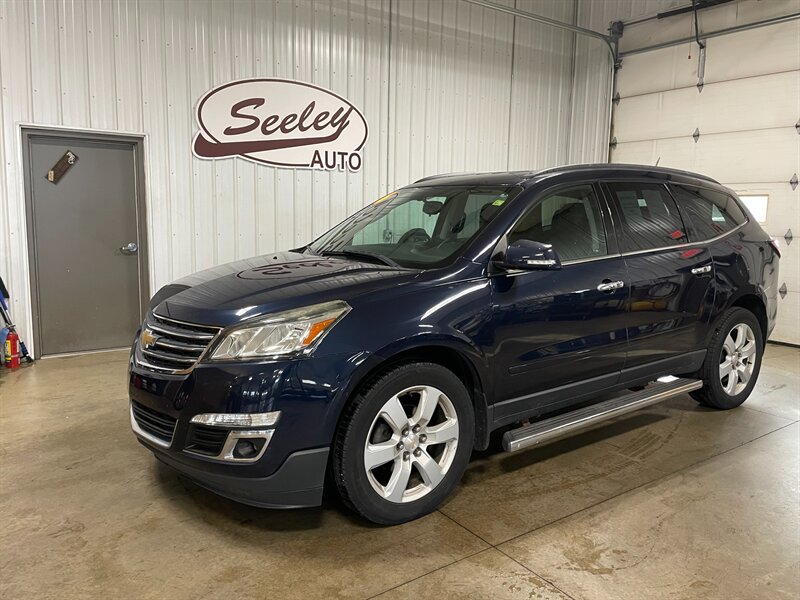 2016 Chevrolet Traverse LT   - Photo 1 - Saint Louis, MI 48880-9800