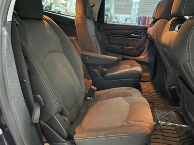 2016 Chevrolet Traverse LT - Photo 19 - Saint Louis, MI 48880-9800