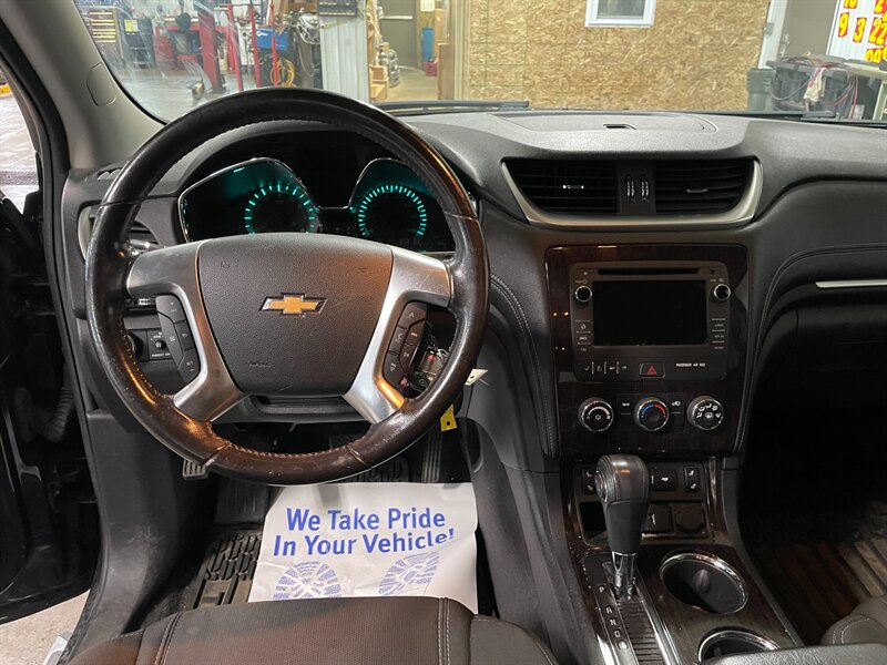 2016 Chevrolet Traverse LT - Photo 9 - Saint Louis, MI 48880-9800
