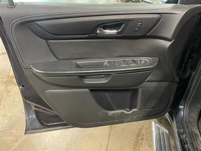 2016 Chevrolet Traverse LT - Photo 21 - Saint Louis, MI 48880-9800