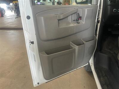 2018 Chevrolet Express 3500 - Photo 24 - Saint Louis, MI 48880-9800