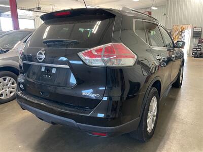 2015 Nissan Rogue SV - Photo 6 - Saint Louis, MI 48880-9800