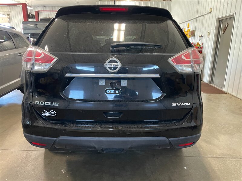 2015 Nissan Rogue SV - Photo 22 - Saint Louis, MI 48880-9800