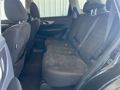 2015 Nissan Rogue SV - Photo 15 - Saint Louis, MI 48880-9800