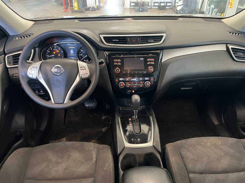 2015 Nissan Rogue SV - Photo 7 - Saint Louis, MI 48880-9800