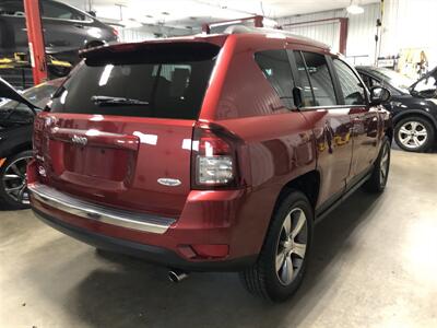 2017 Jeep Compass Latitude   - Photo 6 - Saint Louis, MI 48880-9800