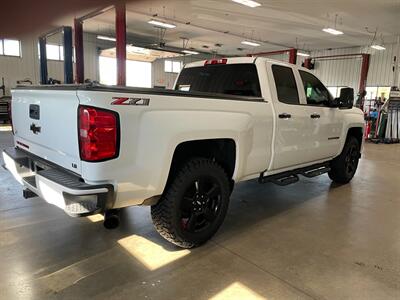 2019 Chevrolet Silverado 1500 LD LT   - Photo 6 - Saint Louis, MI 48880-9800