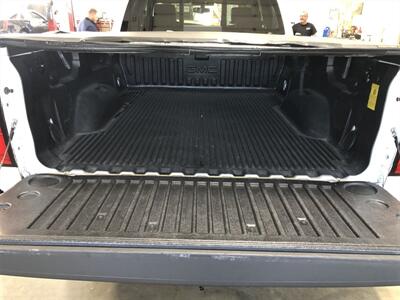 2016 GMC Sierra 1500 SLE   - Photo 23 - Saint Louis, MI 48880-9800