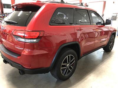2017 Jeep Grand Cherokee Trailhawk   - Photo 6 - Saint Louis, MI 48880-9800