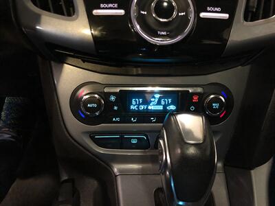 2012 Ford Focus Titanium - Photo 13 - Saint Louis, MI 48880-9800