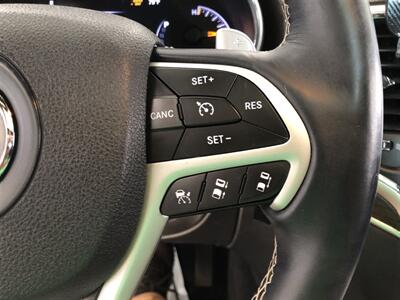 2016 Jeep Grand Cherokee Overland   - Photo 10 - Saint Louis, MI 48880-9800