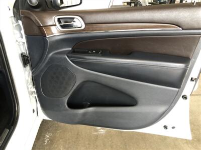 2016 Jeep Grand Cherokee Overland   - Photo 20 - Saint Louis, MI 48880-9800