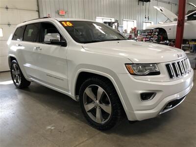 2016 Jeep Grand Cherokee Overland   - Photo 3 - Saint Louis, MI 48880-9800