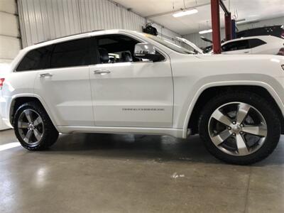 2016 Jeep Grand Cherokee Overland   - Photo 4 - Saint Louis, MI 48880-9800