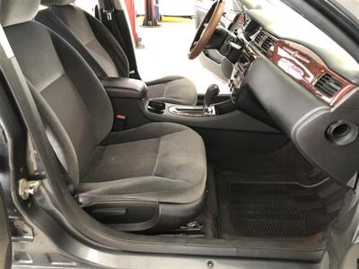 2011 Chevrolet Impala LS   - Photo 15 - Saint Louis, MI 48880-9800