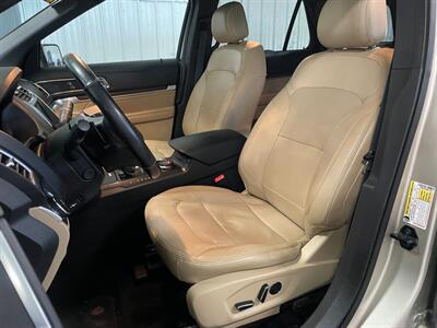 2017 Ford Explorer Limited - Photo 15 - Saint Louis, MI 48880-9800