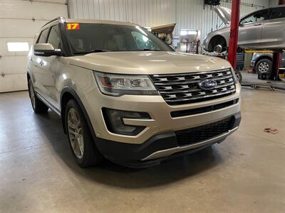 2017 Ford Explorer Limited - Photo 4 - Saint Louis, MI 48880-9800