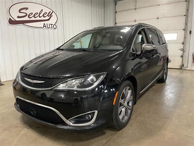 2017 Chrysler Pacifica Limited - Photo 1 - Saint Louis, MI 48880-9800