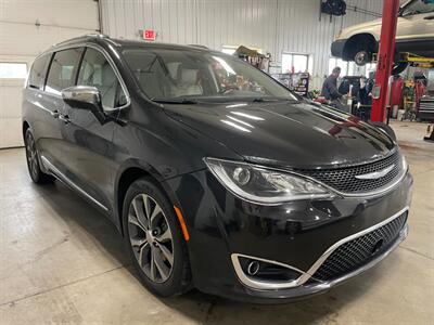 2017 Chrysler Pacifica Limited - Photo 3 - Saint Louis, MI 48880-9800