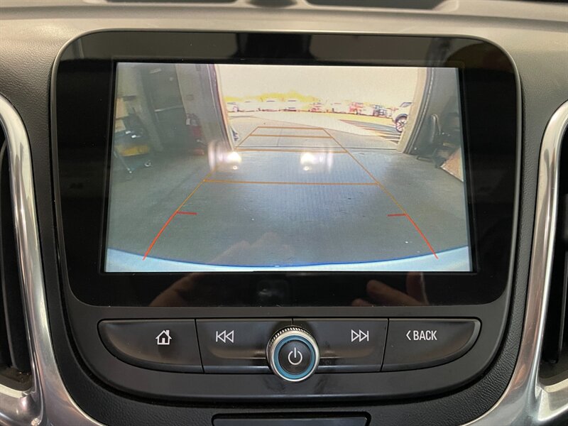 2018 Chevrolet Equinox LT - Photo 16 - Saint Louis, MI 48880-9800