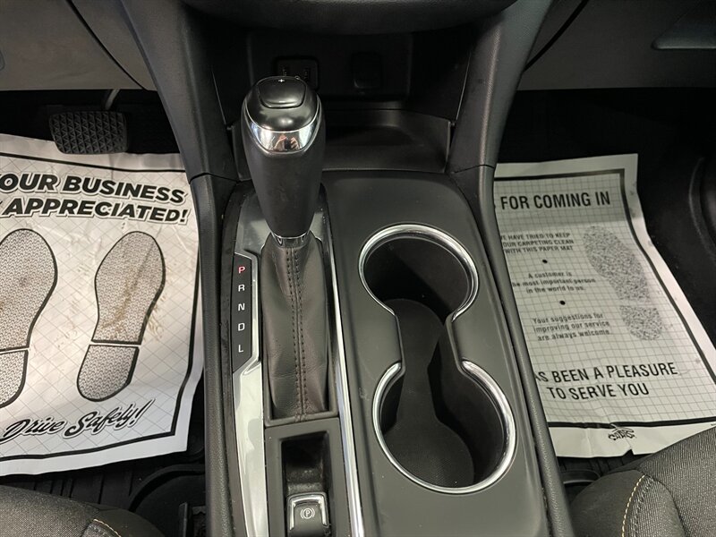 2018 Chevrolet Equinox LT - Photo 15 - Saint Louis, MI 48880-9800