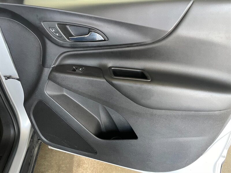 2018 Chevrolet Equinox LT - Photo 23 - Saint Louis, MI 48880-9800